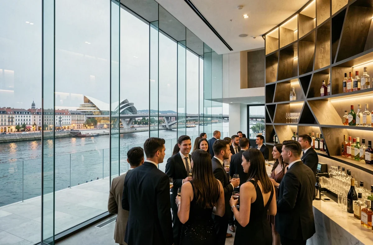 Azar Club à Lyon Confluence, club contemporain avec vue sur le quartier et ambiance haut de gamme